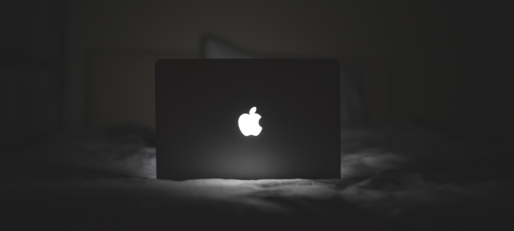 Hentet fra: https://www.pexels.com/photo/notebook-writing-computer-34174/